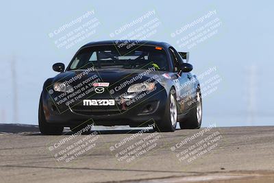 media/Oct-26-2025-CalClub SCCA (Sun) [[8ce1e69566]]/Group 2/Grapevine/